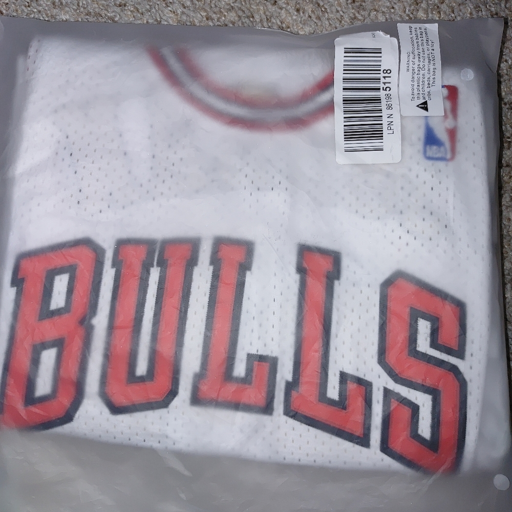 ʕ·ᴥ·ʔMen's Chicago Bulls Michael Jordan Mitchell & Ness White 1997-98 Hardwood - Picture 3 of 3